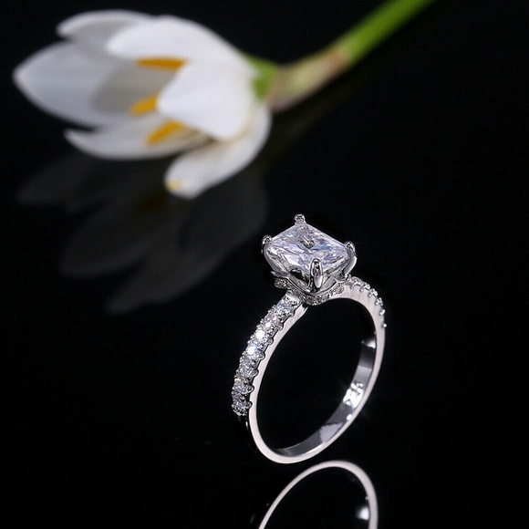 925 Silver White Sapphire Ring New - Picture 1 of 5